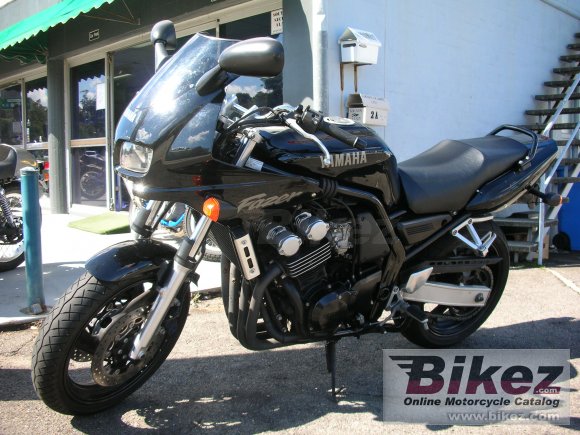 1998 Yamaha FZS 600 Fazer photo